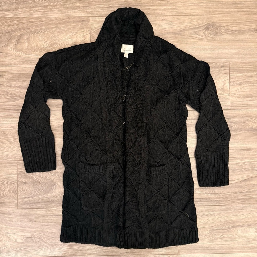 BNWOT hinge Black Cadigan